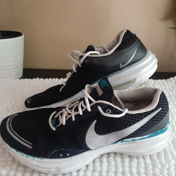 Nike - Picture 3 of 6